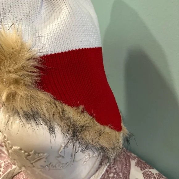 Red and White unisex adult bench GONGSHOW Hockey Hat w/Faux Fur Trim - Picture 5 of 8